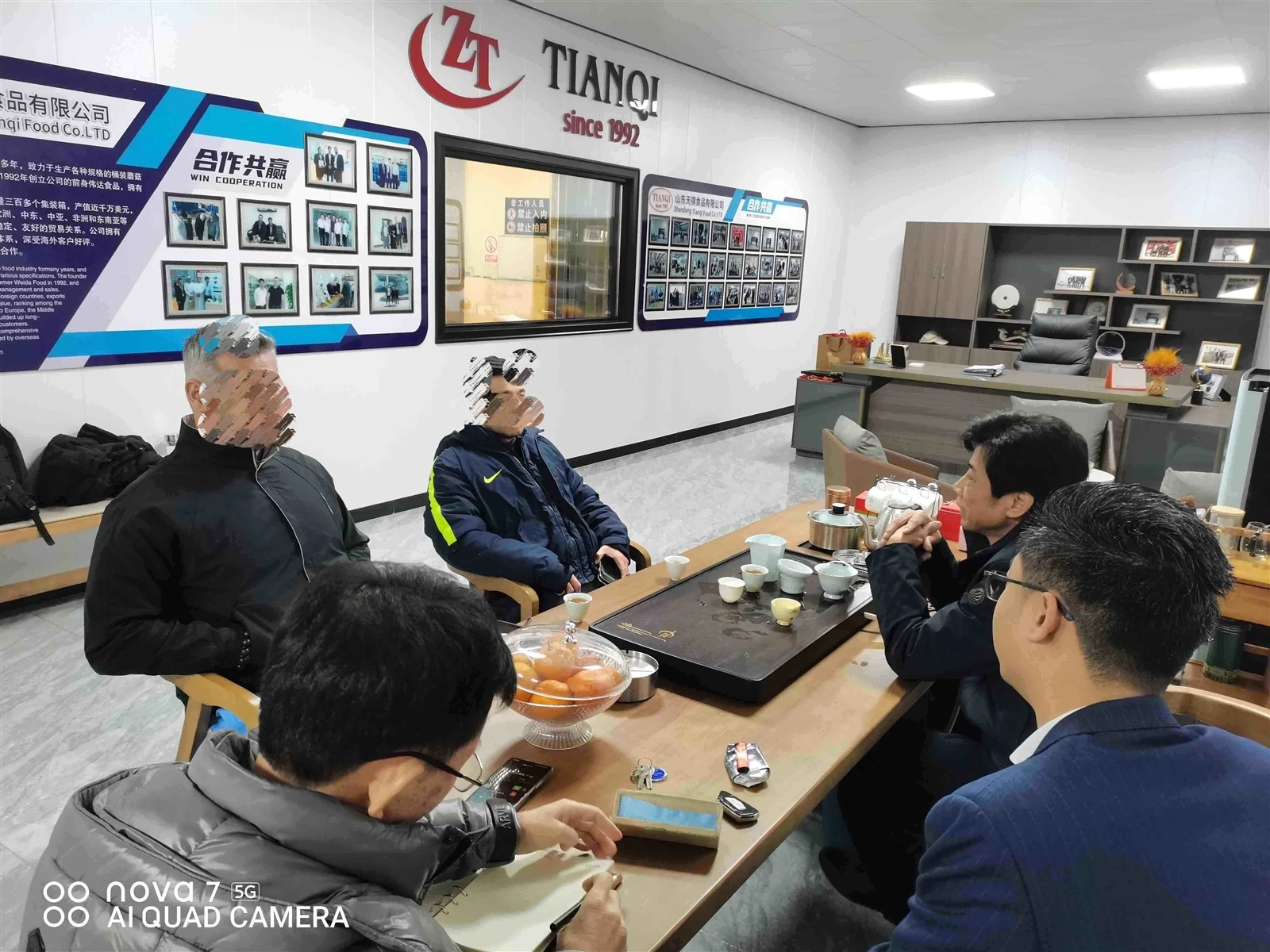 Customer visit our factory(1).jpg Customer visit our factory(1).jpg